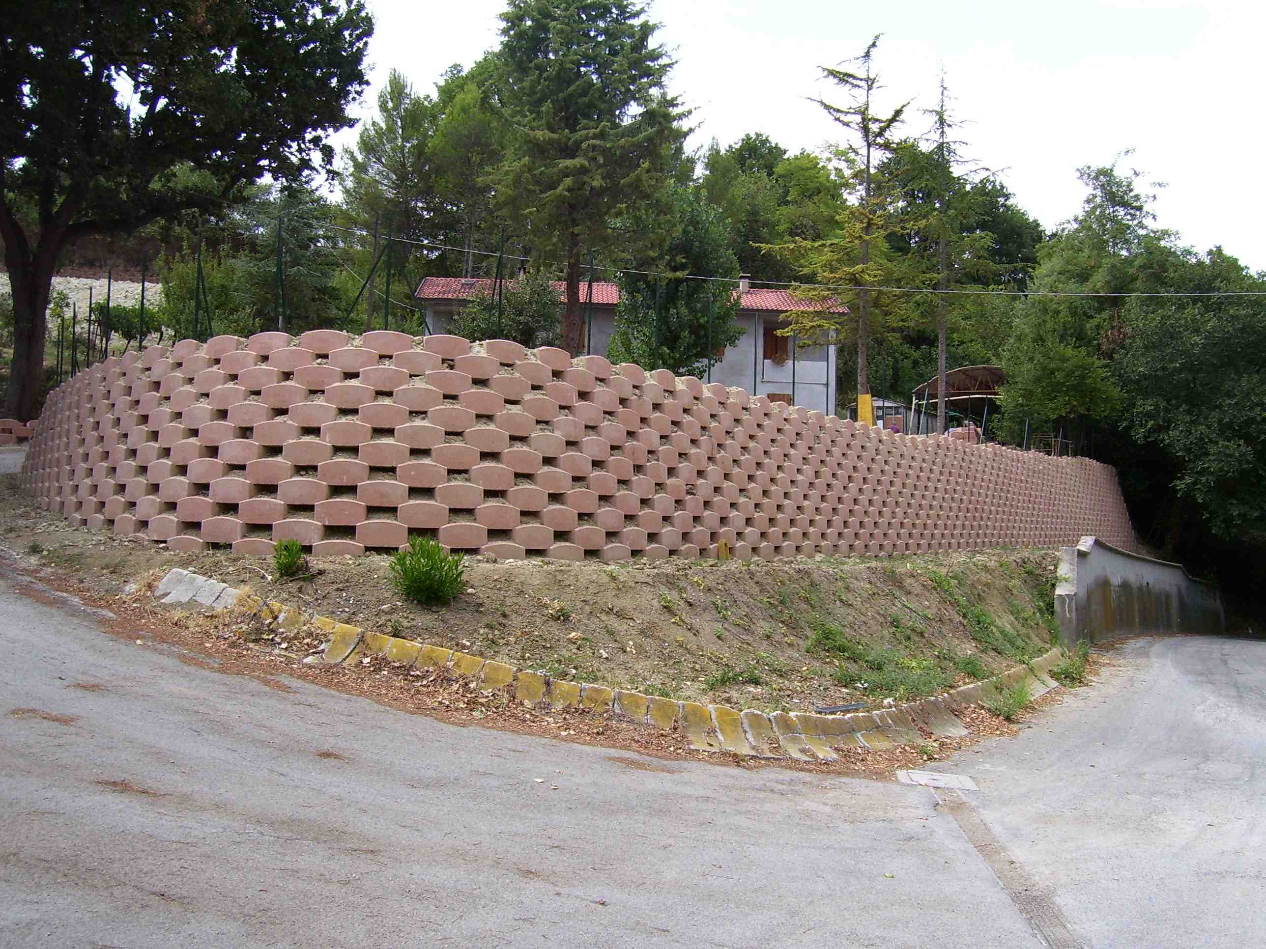 13° esempio di muretto di Green Garden Pesaro 13° esempio di muretto fatto da Green Garden Pesaro